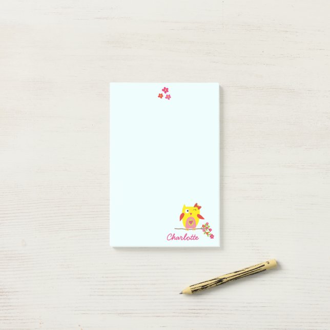 Post-it® Chouette sur branche avec Fleurs roses Nom personn (Sur un bureau)