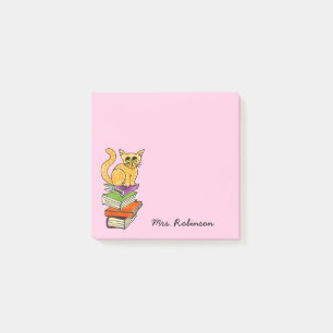 Post-it® Cute Chat sur la pile de livres Nom de l'enseignan