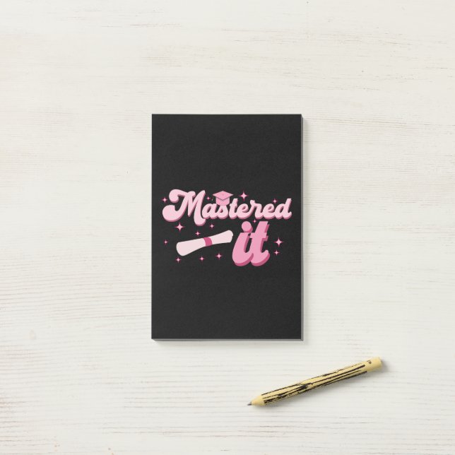 Post-it® Diplômé Maîtrise Diplômé MBA Diplômé (Sur un bureau)