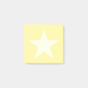 Post-it® Étoile sur fond jaune clair