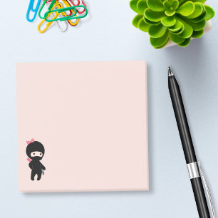 Post-it® Fille minuscule de Ninja sur le rose