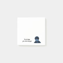 Garçon avec les larmes post-it