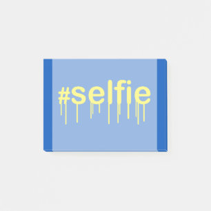 Post-it® Hashtag Selfie Drooling sur décor bleu