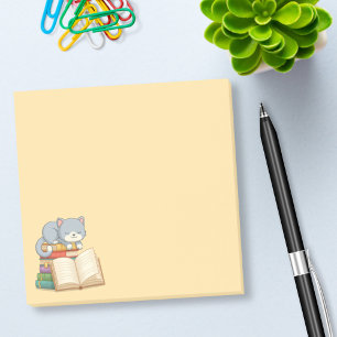 Post-it® Joli chat sur une pile de livres jaune