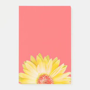 Post-it® Marguerite jaune de Gerbera sur le rose