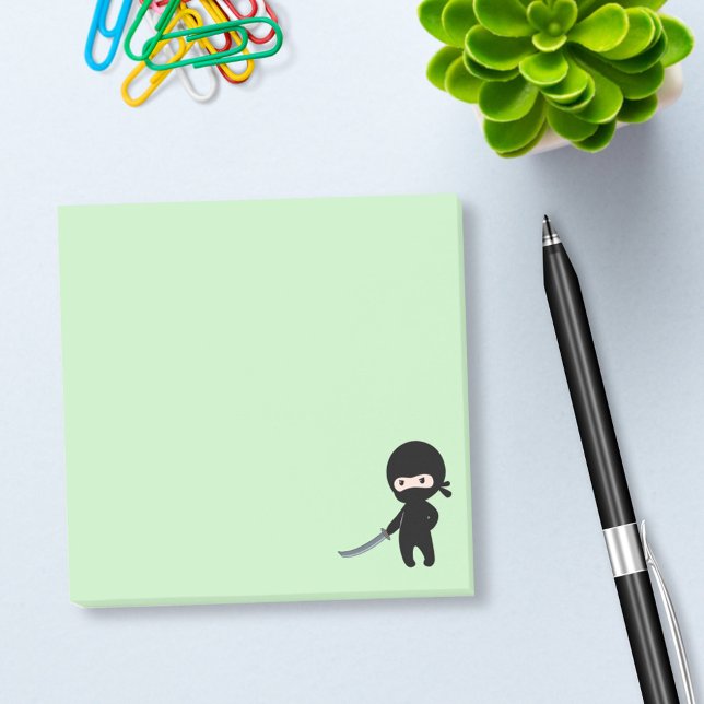 Post-it® Ninja minuscule en colère sur vert (Créateur téléchargé)
