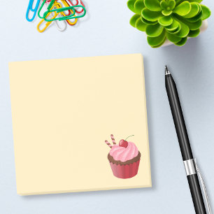 Post-it® Petit gâteau délicieux doux de cerise sur le jau