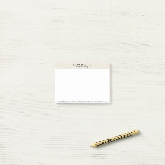 Post-it® Simple lin beige typographie noire (Sur un bureau)