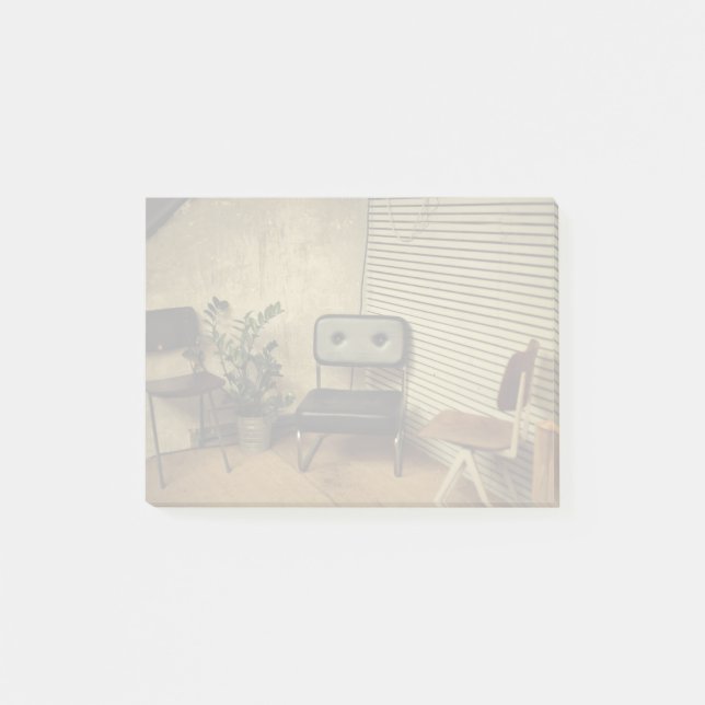Post-it® Structure Thématique, Chaise En Bois, Chaise En Fe (Devant)