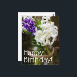 Postale Carte d'anniversaire à l'hyacinthe blanche et viol<br><div class="desc">Souhaitez un joyeux anniversaire à quelqu'un avec cette carte postale comportant une photo de PaintingWithLight Photography</div>