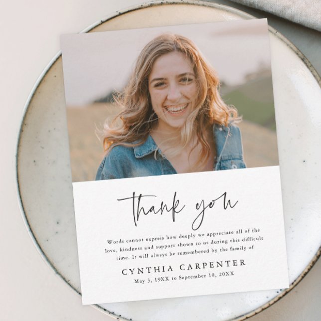 Postale Carte de remerciement simple pour photo de mémoria (Simple typography black and white photo memorial thank you postcard.)