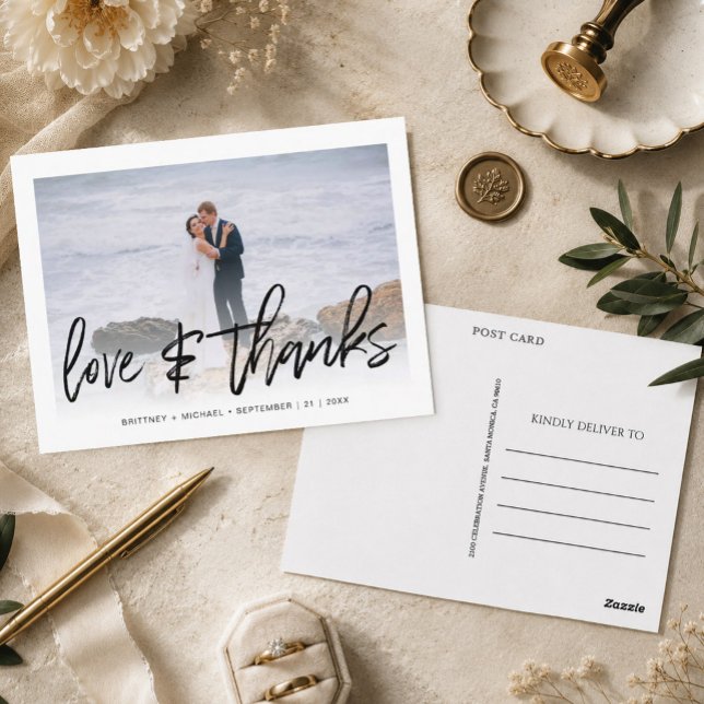 Postale Carte de Remerciements de Mariage Moderne avec Let (Send a beautifully personal and budget-friendly note of appreciation with this modern hand-lettered)