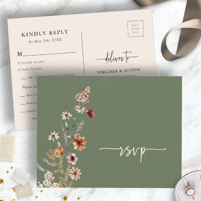 Postale Carte de réponse de mariage aux fleurs sauvages ve (Sage Green Wildflower Wedding RSVP Postcard with Butterfly by Painted Paperie
)