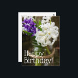 Postale Carte de vœux d'anniversaire à l'hyacinthe pourpre<br><div class="desc">Faites savoir à quelqu'un que c'est son anniversaire avec cette carte postale comportant une photo de PaintingWithLight Photography</div>