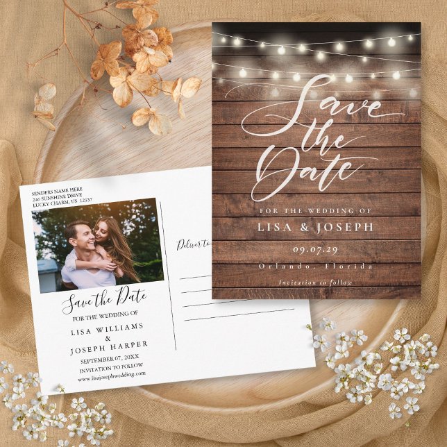 Postale Faire part de carte de bois rustique avec guirland (Rustic Wood String Lights Save the Date Photo Postcard)