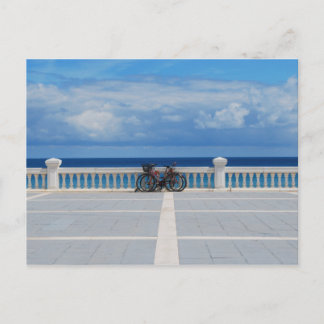 Postale Vélos sur la mer Cantabrique en Espagne carte post