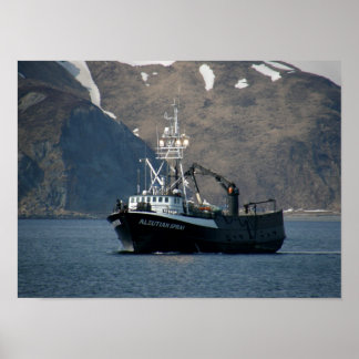 Poster Aléoutian Spray, Bateau de crabe à Dutch Harbour,