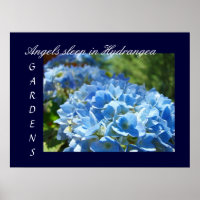 Anges dorment dans les jardins d'hortensias impres