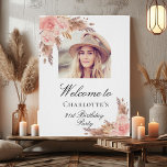 Poster Anniversaire pampas herbe blush rose or arche phot<br><div class="desc">Un poster de bienvenue pour une fête d'anniversaire élégante et moderne. Arrière - plan blanc,  décoré de pampas de style boho,  d'herbe rose dorée et de fleurs roses rousses. Personnalisez et ajoutez une photo à l'intérieur du cadre,  du nom et de l'âge de l'arche.</div>