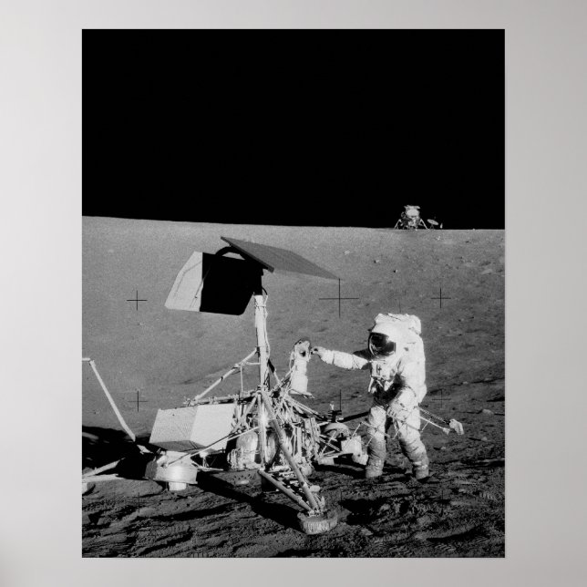 Poster Apollo 12 Astronaut & Lunar Module on the Moon (Devant)
