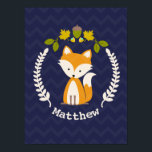 Poster Baby Fox Wreath Infirmière personnalisée Artwork -<br><div class="desc">OEuvre d'art d'une crèche illustrant l'illustration d'un renard dans une couronne décorée d'un glacier,  de feuilles et de fleurs. L'Arrière - plan est motif de chevron bleu foncé. Personnalisez le nom.</div>