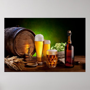 Poster Beer barrel with beer glasses on a wooden table