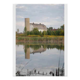 Poster Belle grange réfléchissant dans l'étang