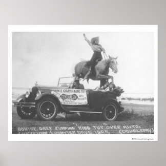 Poster Bonnie Grey sautant son cheval.