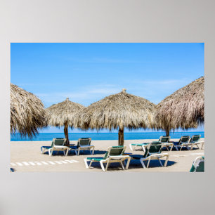 Poster Chaises Longues Et Parasols En Paillote Sur La Pla