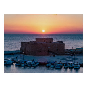 Poster Château de Paphos au coucher du soleil, vue drone