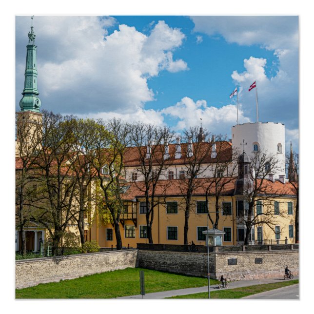 Poster Château de Riga pendant la journée ensoleillée à R (Devant)