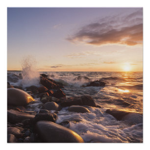 Poster Coucher de soleil à l'heure dorée sur les vagues d