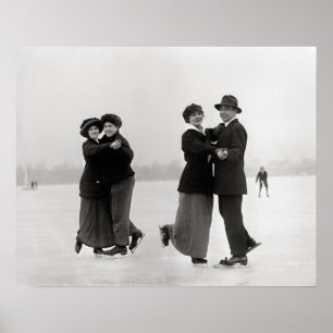 Poster Couples de patineurs, 1915. Photo d'hiver vintage