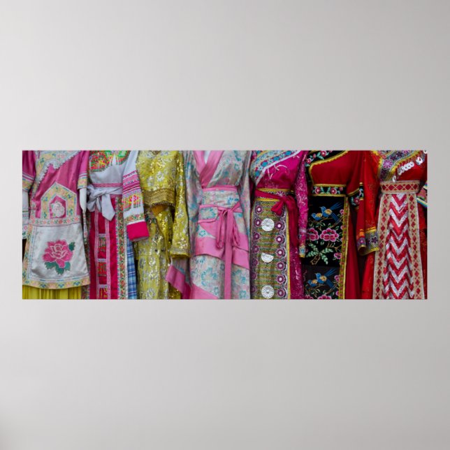 Poster Détails et Motifs de certaines robes (Devant)