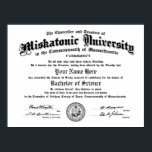 Poster Diplôme universitaire Miskatonic — Tapez votre nom<br><div class="desc">Ajoutez l'une des excellentes options de cadre sur le côté droit —> pour un cadeau vraiment unique.</div>