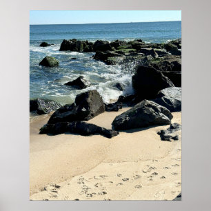 Poster du littoral avec des rochers et des vagues