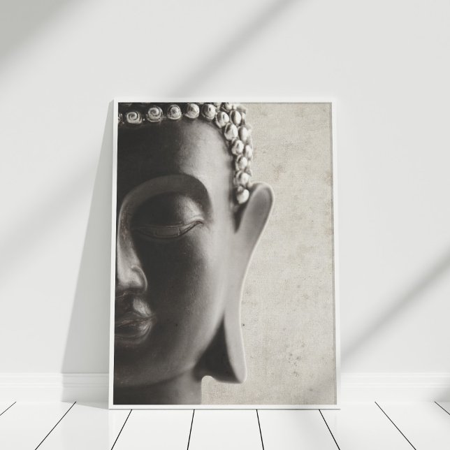Poster du visage de Bouddha noir et blanc (Black and White Buddha Face Poster in white frame.)
