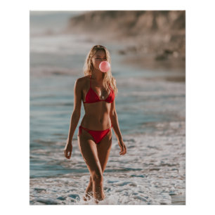 Poster Femme en bikini rouge à l'océan Mignonne Bulle de