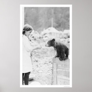 Poster Fille et ours Seward, Alaska 1912