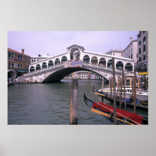 Poster Gondolas et touristes près du pont du Rialto