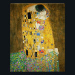 Poster Gustav Klimt The Kiss Vintage<br><div class="desc">Gustav Klimt Le Kiss Vintage Art Nouveau Peinture Le Kiss (En allemand : Der Kuss) a été peint par le peintre symboliste autrichien Gustav Klimt entre 1907 et 1908, le point culminant de sa période d'or, lorsqu'il peignit un certain nombre d'oeuvres dans un style doré similaire. Le tableau est largement...</div>