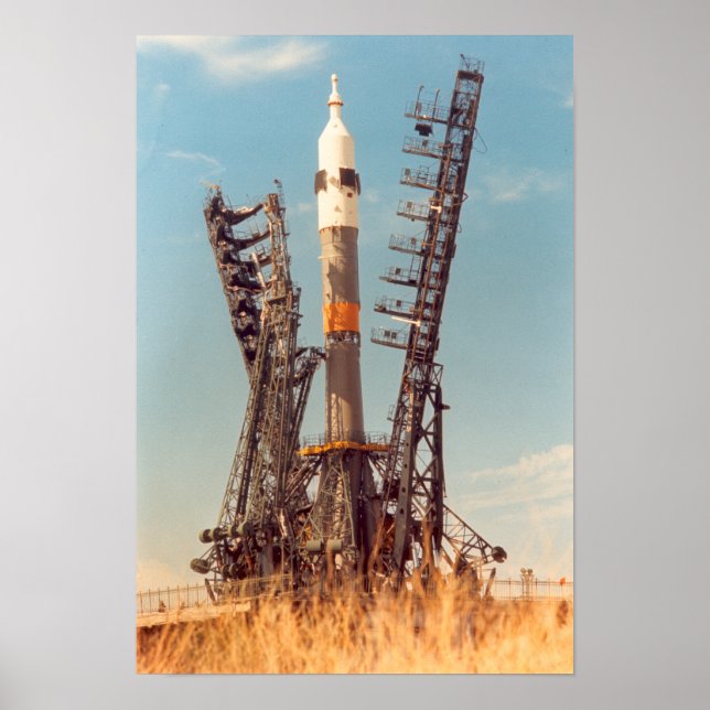Poster Installation of Soyuz Spacecraft at Baikonur (Devant)