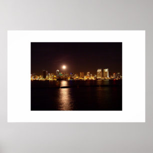 Poster la lune sur la baie