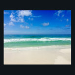 Poster La photographie de la plage m'emmène à la mer<br><div class="desc">Une belle photo de plage prise dans la destination de vacances idéale de Destin,  Floride. Les magnifiques eaux vertes de Sandestin se lavent jusqu'au bord de mer sablonneux sous un ciel bleu serein pour faire la photo de vacances pittoresque parfaite.</div>