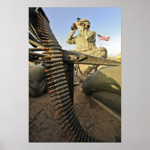 Poster Le soldat d'armée surveille pour l'activité