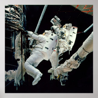 Poster Les astronautes travaillant sur le Hubble