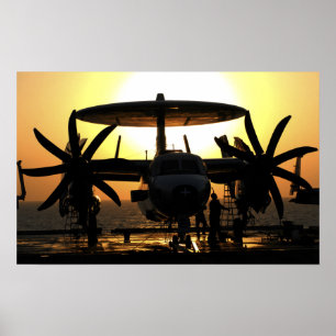 Poster Les marins travaillent sur un avion Hawkeye E-2C