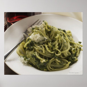 Poster Linguine avec le pesto et le parmesan, vin rouge