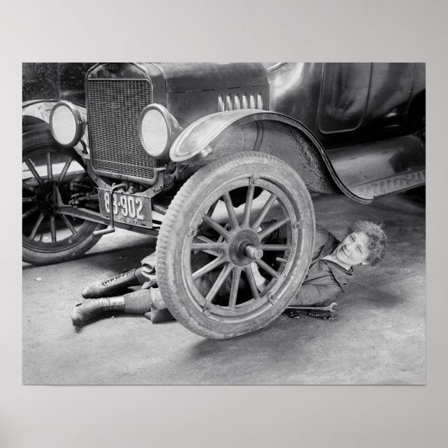 Poster Mécanicienne, 1920. Photo ancienne. (Devant)