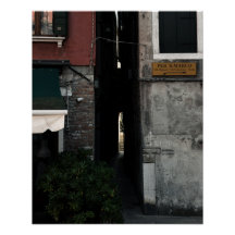 Narrow venetian alleyway (film, 2024)